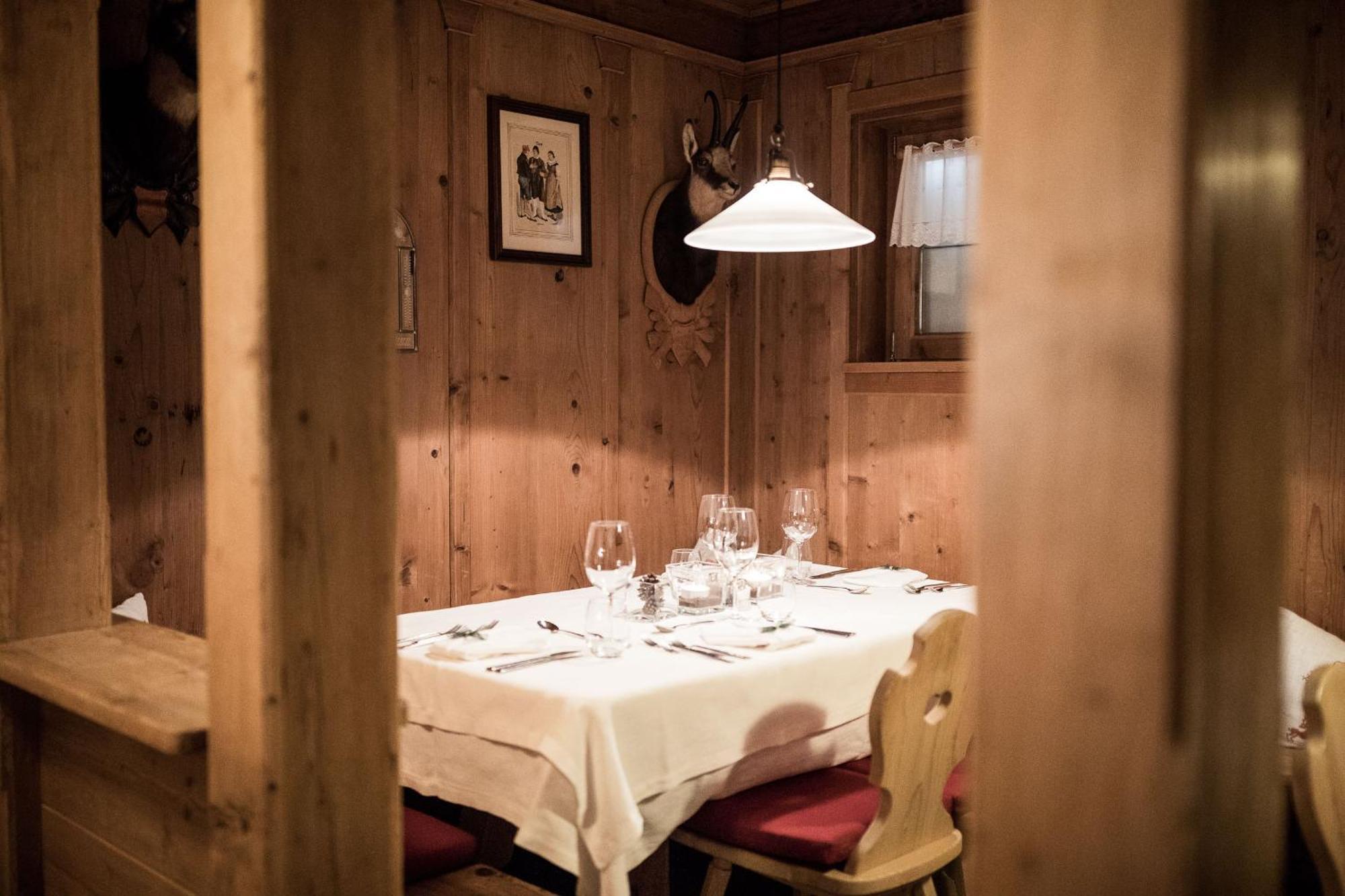 Hotel Alpenhof Ulten Buitenkant foto