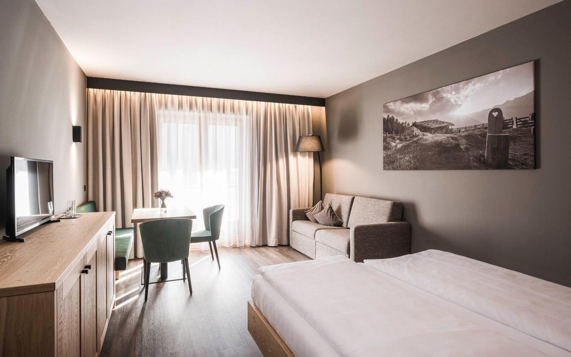 Hotel Alpenhof Ulten Buitenkant foto