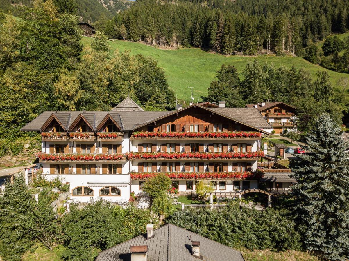 Hotel Alpenhof Ulten Buitenkant foto