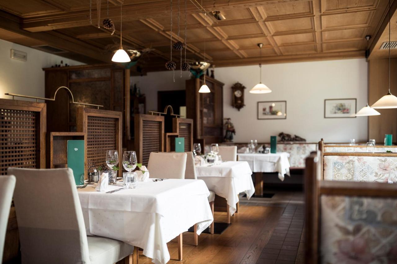 Hotel Alpenhof Ulten Buitenkant foto